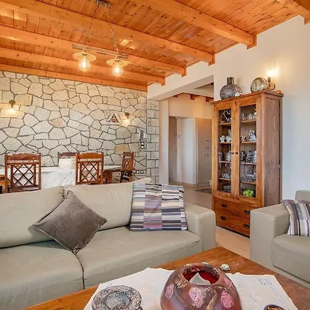 Mountain Villa Pavliani